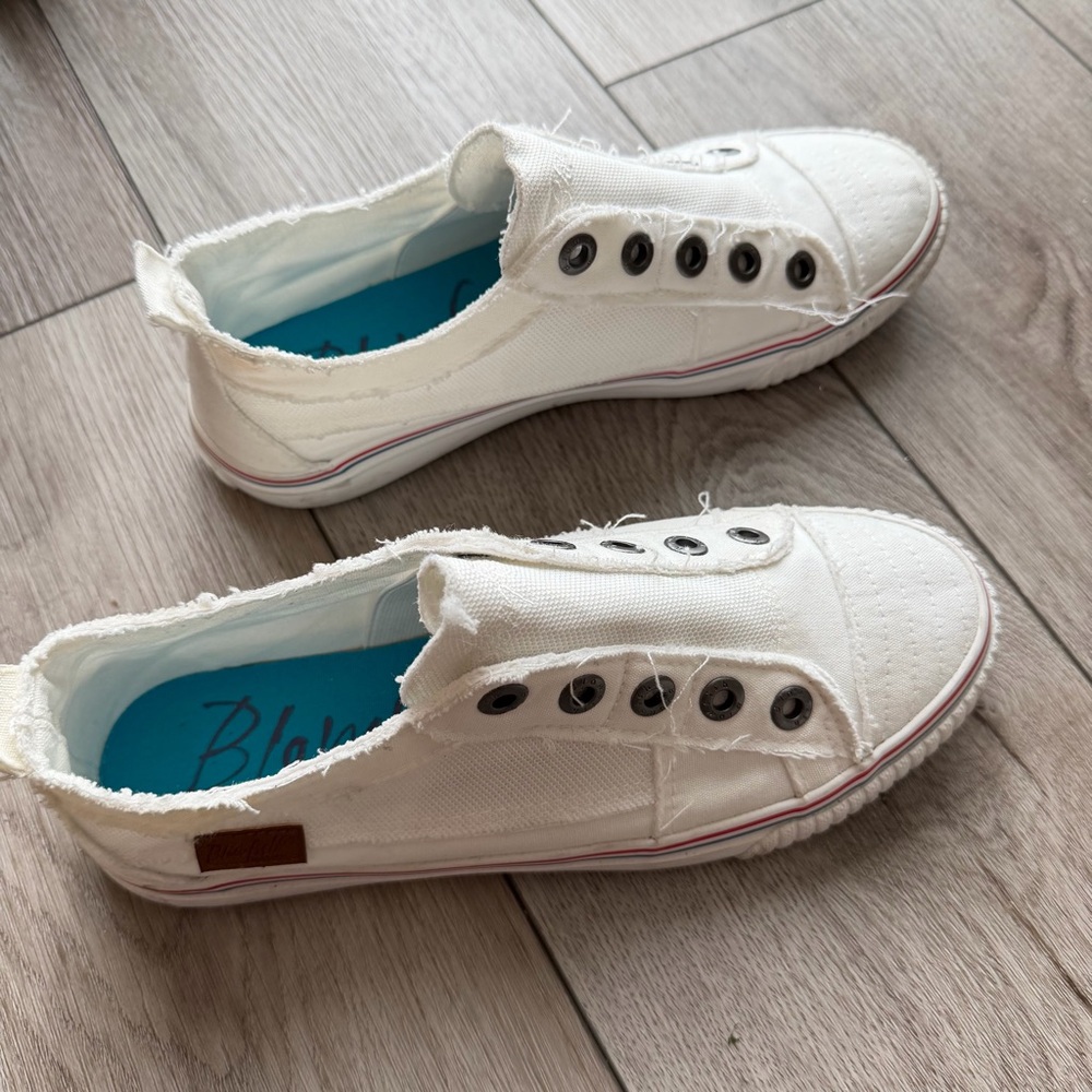 White Slip-On Sneakers with Black Accents Size 8 BlowFish